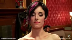 Jouer Le maestro Stefanos domine une orgie sauvage d'esclaves ligotés lors d'une soirée BDSM hardcore avec baise brutale, pipes bâillonnantes et flagellation.