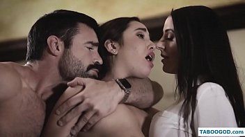 Play Two brunettes fucked in pussy