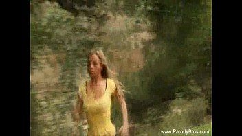 تشغيل إنه يتفاخر بالأسنان التي حصل عليها من الكثير من الديوك