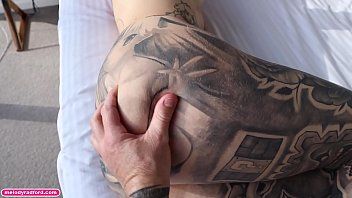 Jouer Milf australiana tatuata sul culo penetrata al mattino