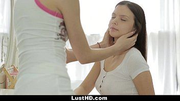 Play Two virgin girls penetrate with their fingers in pussies