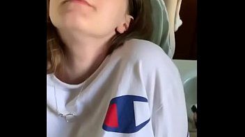 Reproducir Clip de Xvideos filmado con el teléfono cuando se folla a su perra hardcore