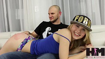 Abspielen Er fickt seine Schwiegermutter, Frau und Schwägerin auf allen xvideos