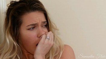 Reproducir Mira en su coño desnudo como su hermana le hace una mamada perfecta a su marido que se corre en su garganta.