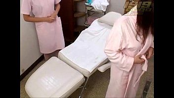 Como fica a buceta de uma garota dentro de uma escrava estuprada