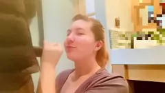 Reproducir Bigbootilatte's interracial mamada Bukkake: tetas grandes cubiertas de semen y gran culo